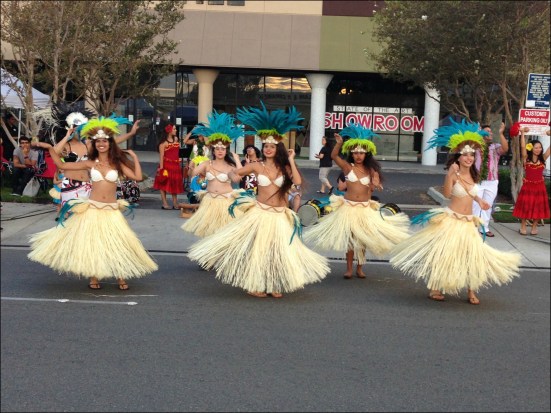 Hula Dancers